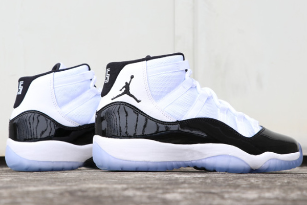 Women Jordan 11 (Classic)